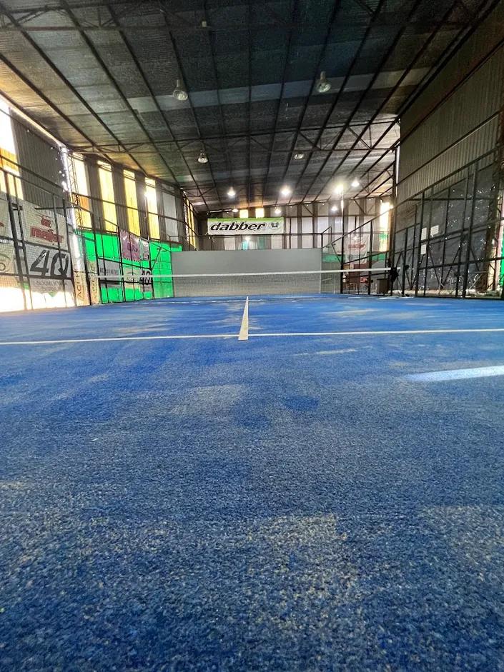 Complejo Deportivo RETRO