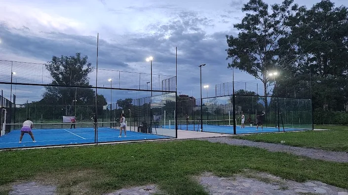 La Aldea Padel & Bar