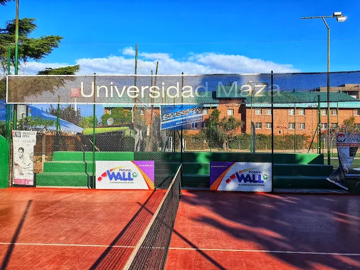UMaza Padel